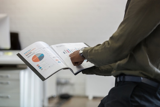 De la exposición a la influencia: la evolución de las métricas de impacto narrativo en 2025